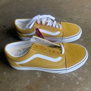 VANS “Old Skool Olive Oil/True White”